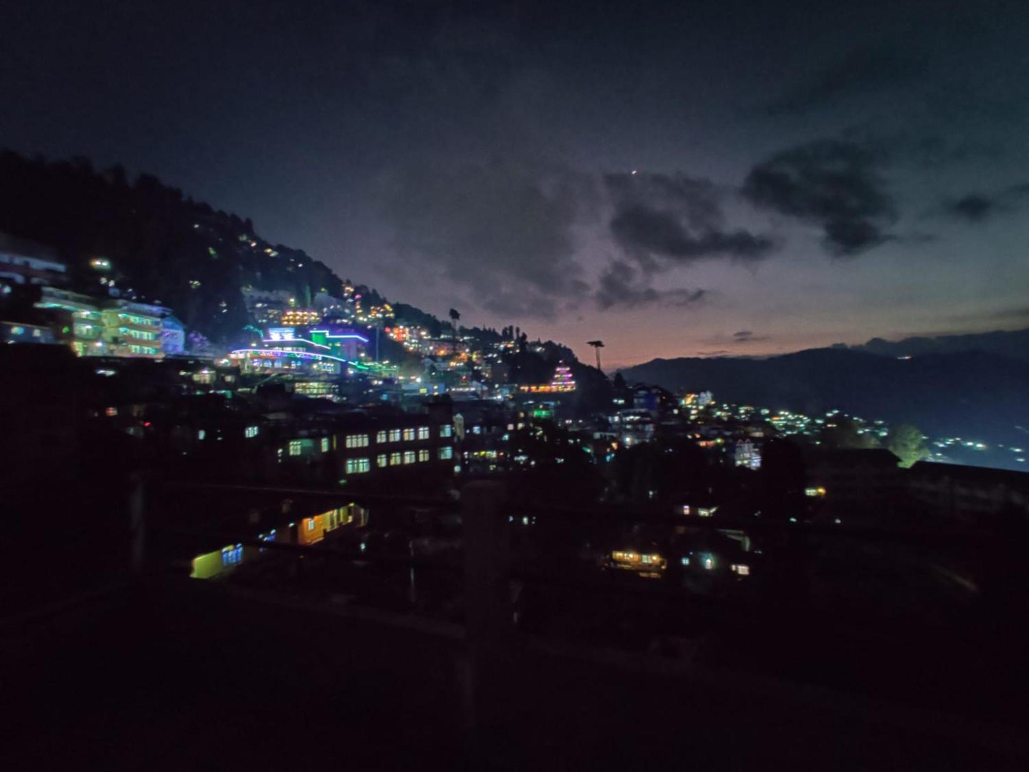Hotel Pitstop Darjeeling - Excellent Service Recommended & Couple Friendly Exterior foto